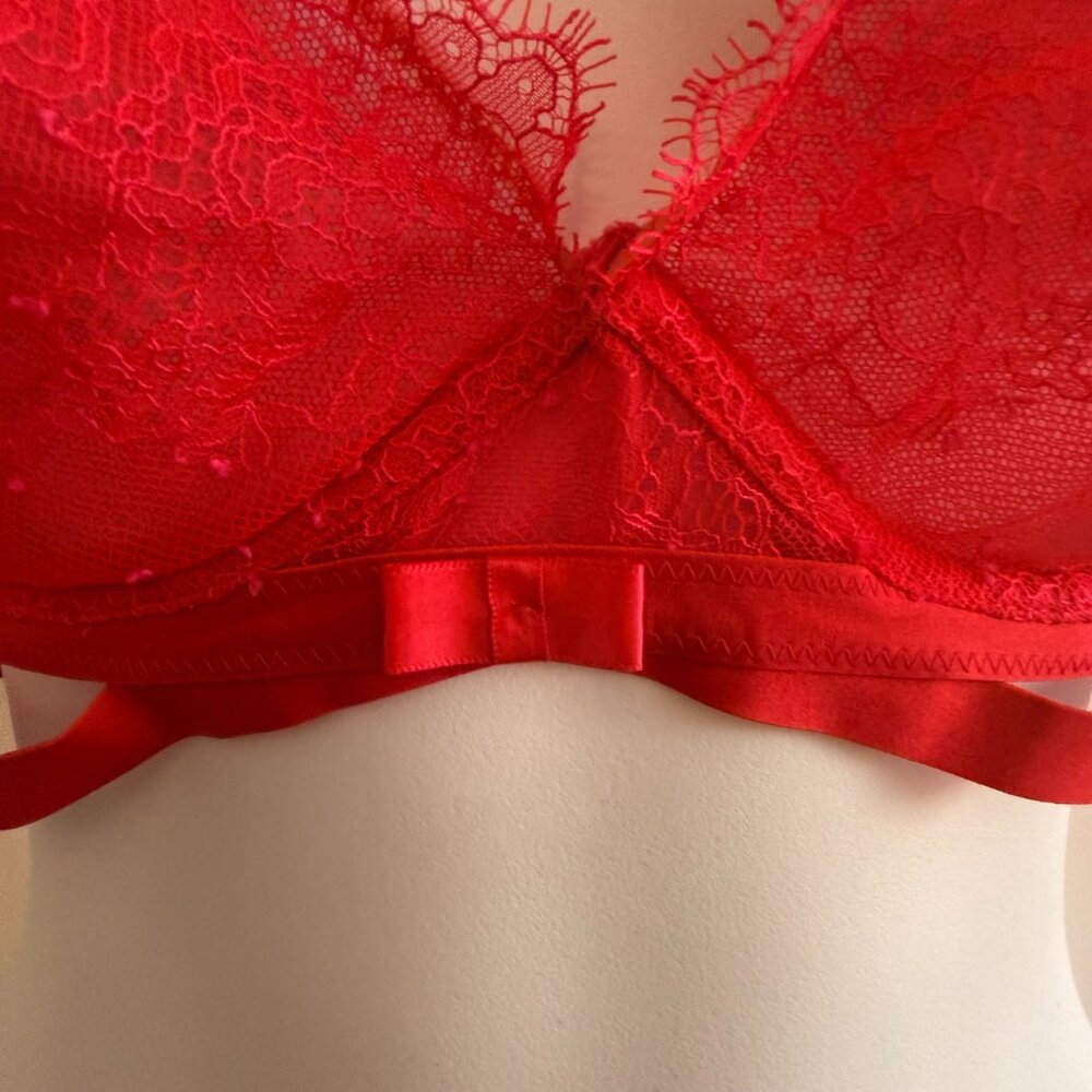 Victoria’s Secret Very Sexy Red Lace Strappy Bra 36DD - Picture 6 of 12